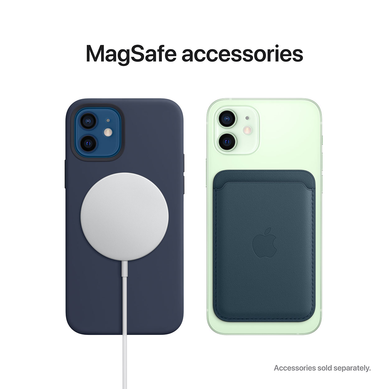 Twee iPhones met MagSafe accessoires. Eén heeft een blauwe case met witte oplader, de andere een groene telefoon met wallet.